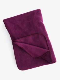 Yogamatters Cosy Fleece Yoga Blanket 29 Yogamatters Cosy Fleece Yoga Blanket -Clothing Shop Fleece Blanket Magenta 202305929