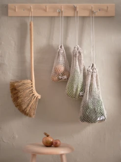 The Organic Company Net Bag Large - Stone -Clothing Shop Netbag Stone Lifestyle 01 2e237528 c315 4a2e 9613 a412be799e0f