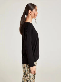 Thought Eliza Seacell Long Sleeve Top - Black 10 Thought Eliza Seacell Long Sleeve Top - Black -Clothing Shop WWT6253 Naturally Soft Long Sleeve SeaCell Top Black 4